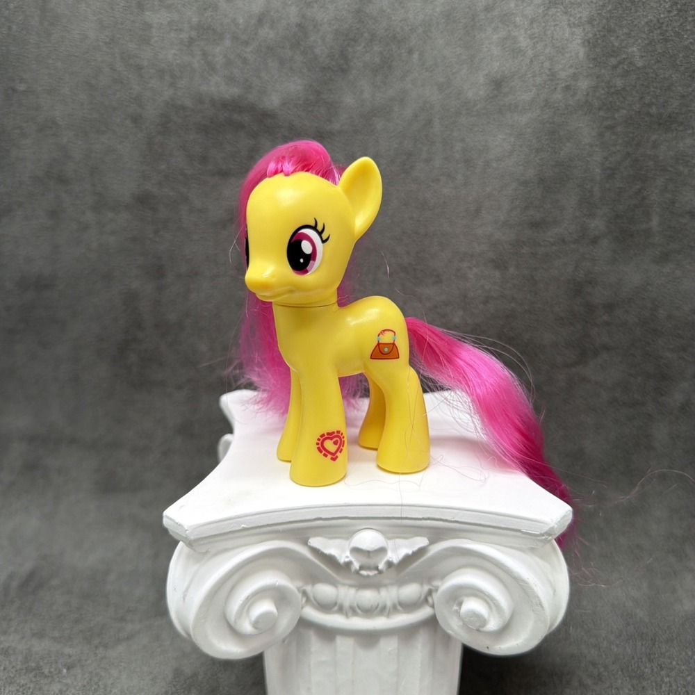 My Little Pony Hasbro MLP Pursey Pink G4 3" Brushable Figure Toy
